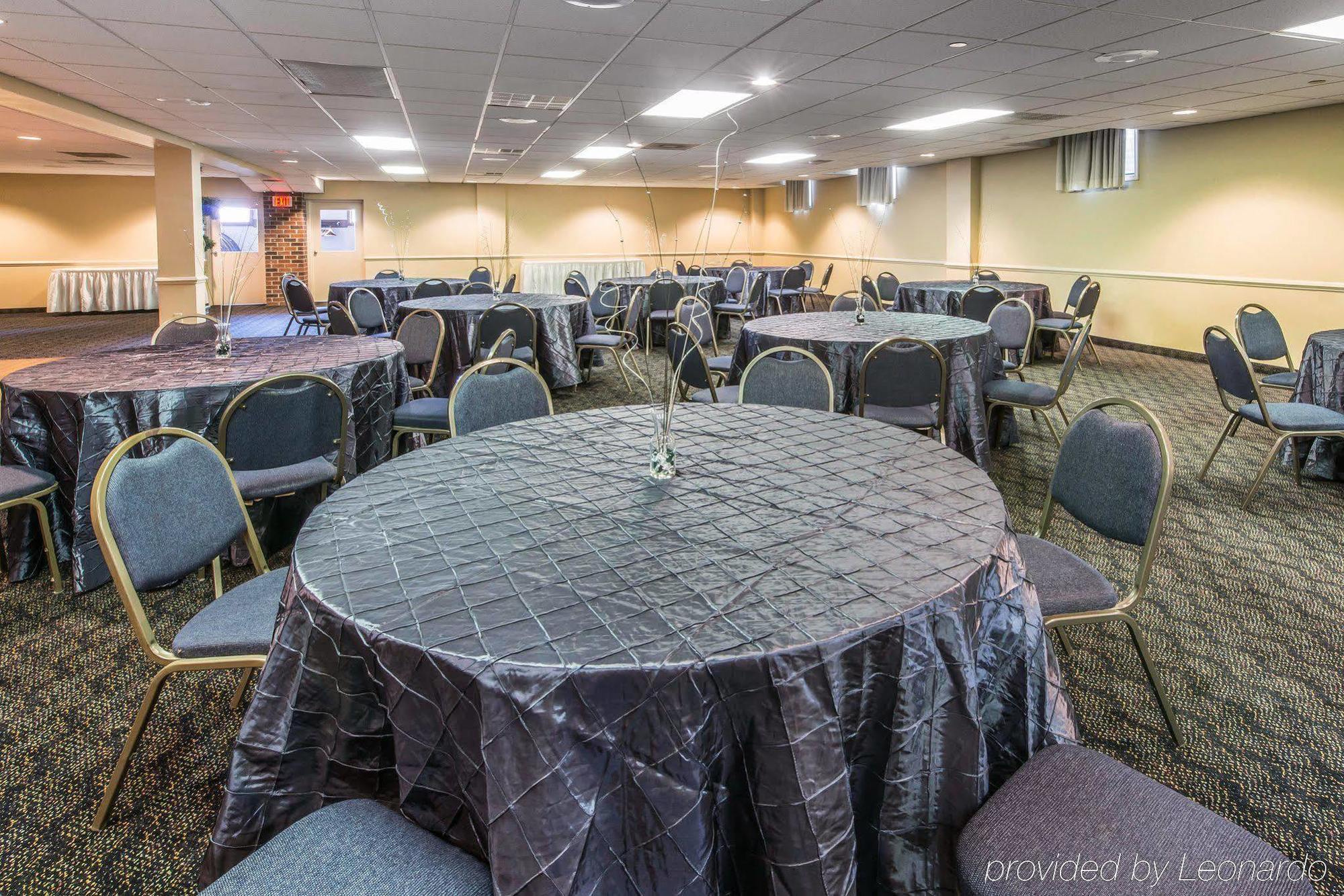 Comfort Inn Aikens Center Мартинсбърг Екстериор снимка